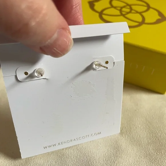 Like New - Kendra Scott Cascading Ombre Floral Drop Earrings - Picture 4 of 4